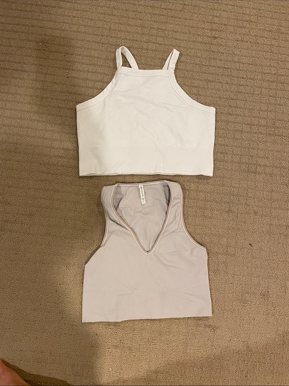 Athleta cropped sport tops
